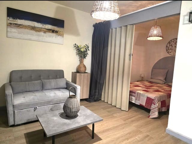 Lejlighed til leje i Salou - € 500 (Ref: 10031379)