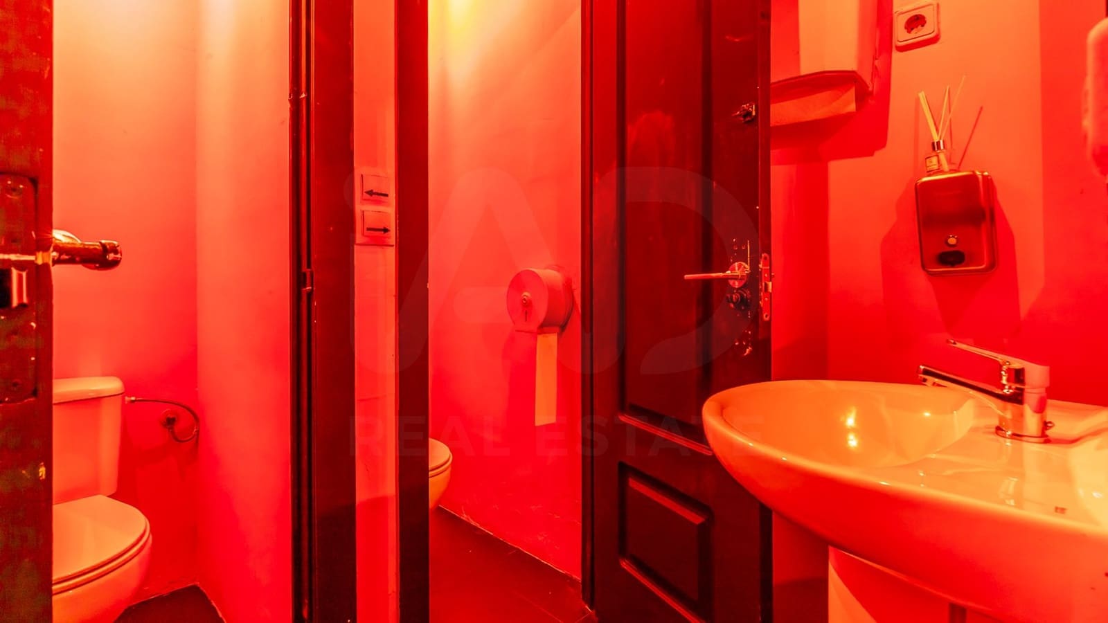 Local Comercial de 1 habitación en Madrid ciudad en venta - 110.000 € (Ref: 10032104)
