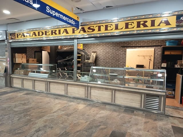 Kommersiell til salgs i Parla - € 48 000 (Ref: 10033184)