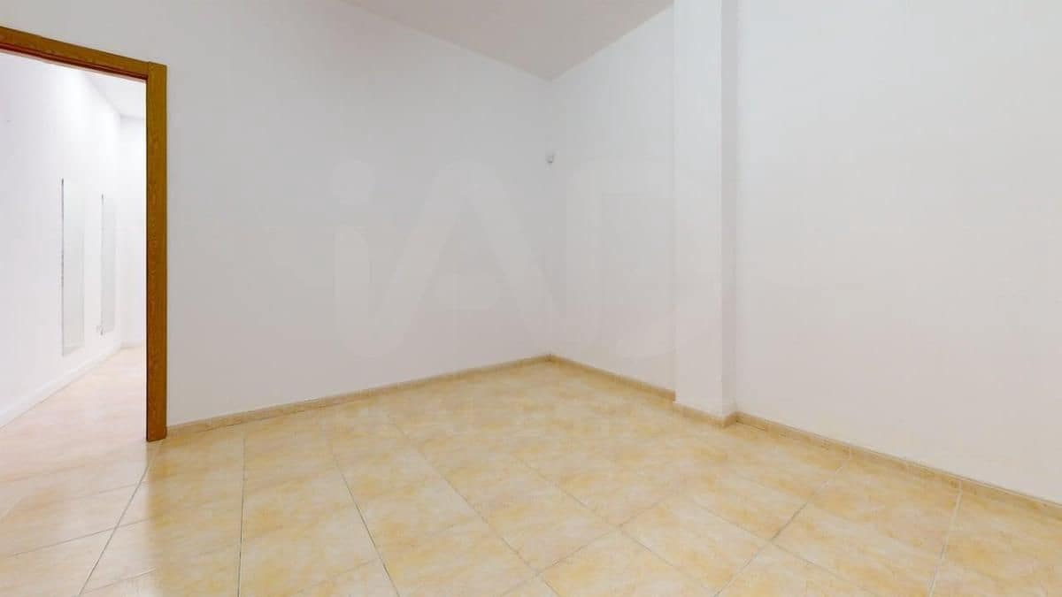 Kaupallinen myytävänä paikassa Canet de Mar - 76 000 € (Ref: 10033383)
