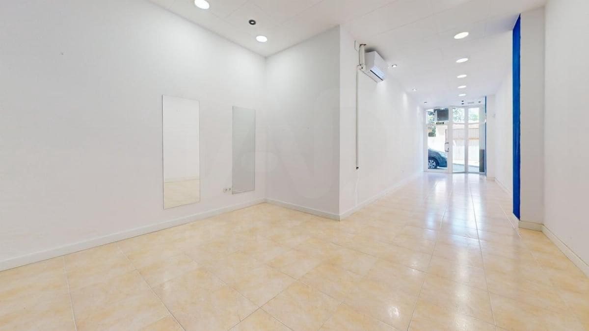 Kaupallinen myytävänä paikassa Canet de Mar - 76 000 € (Ref: 10033383)