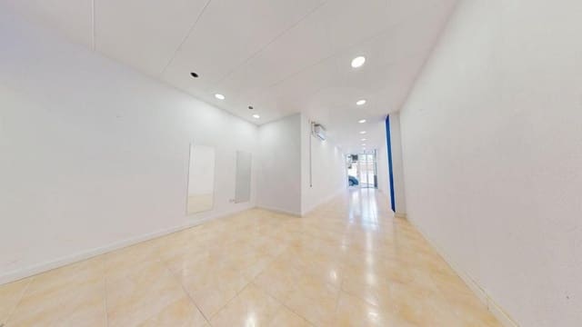 Commercial for sale in Canet de Mar - € 76,000 (Ref: 10033383)