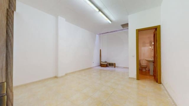 Commercial for sale in Canet de Mar - € 76,000 (Ref: 10033383)