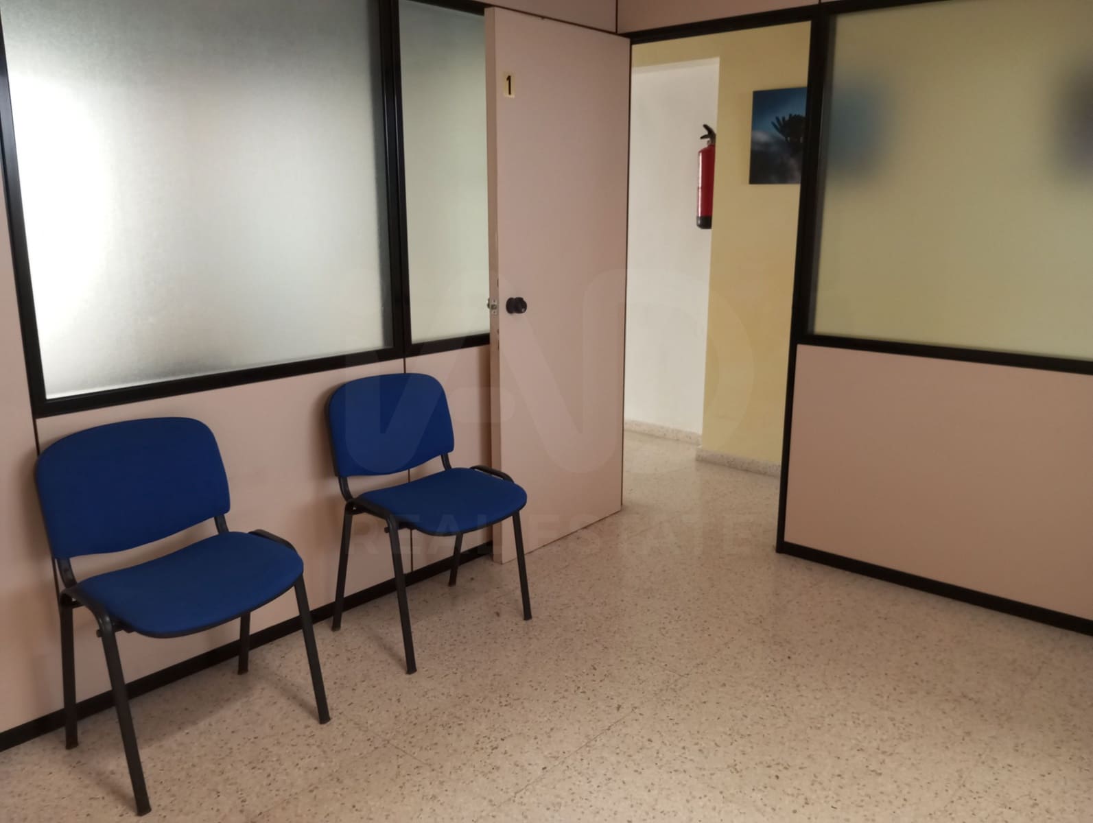 3 bedroom Commercial for sale in Jaca - € 63,000 (Ref: 10033384)