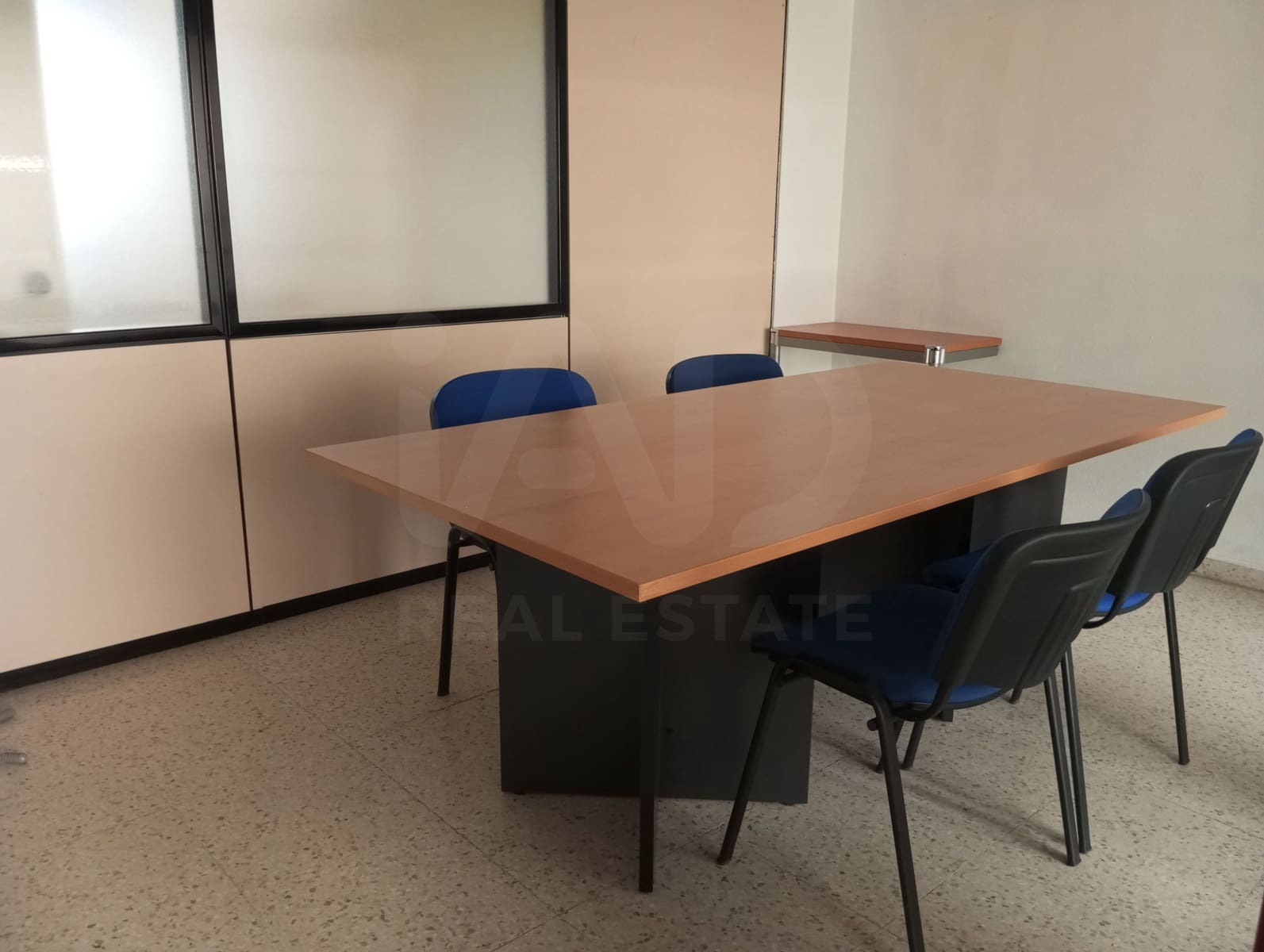 3 bedroom Commercial for sale in Jaca - € 63,000 (Ref: 10033384)