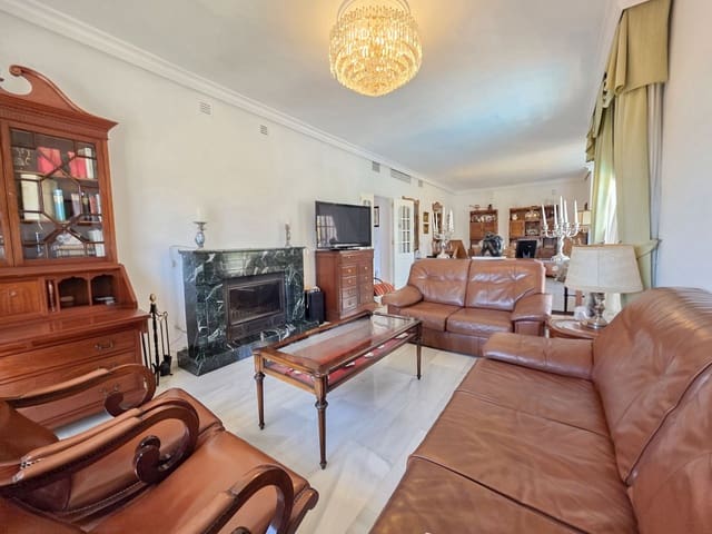 6 soverom Hus til salgs i Monte Sancha, Málaga by med svømmebasseng garasje - € 1 230 000 (Ref: 10033386)