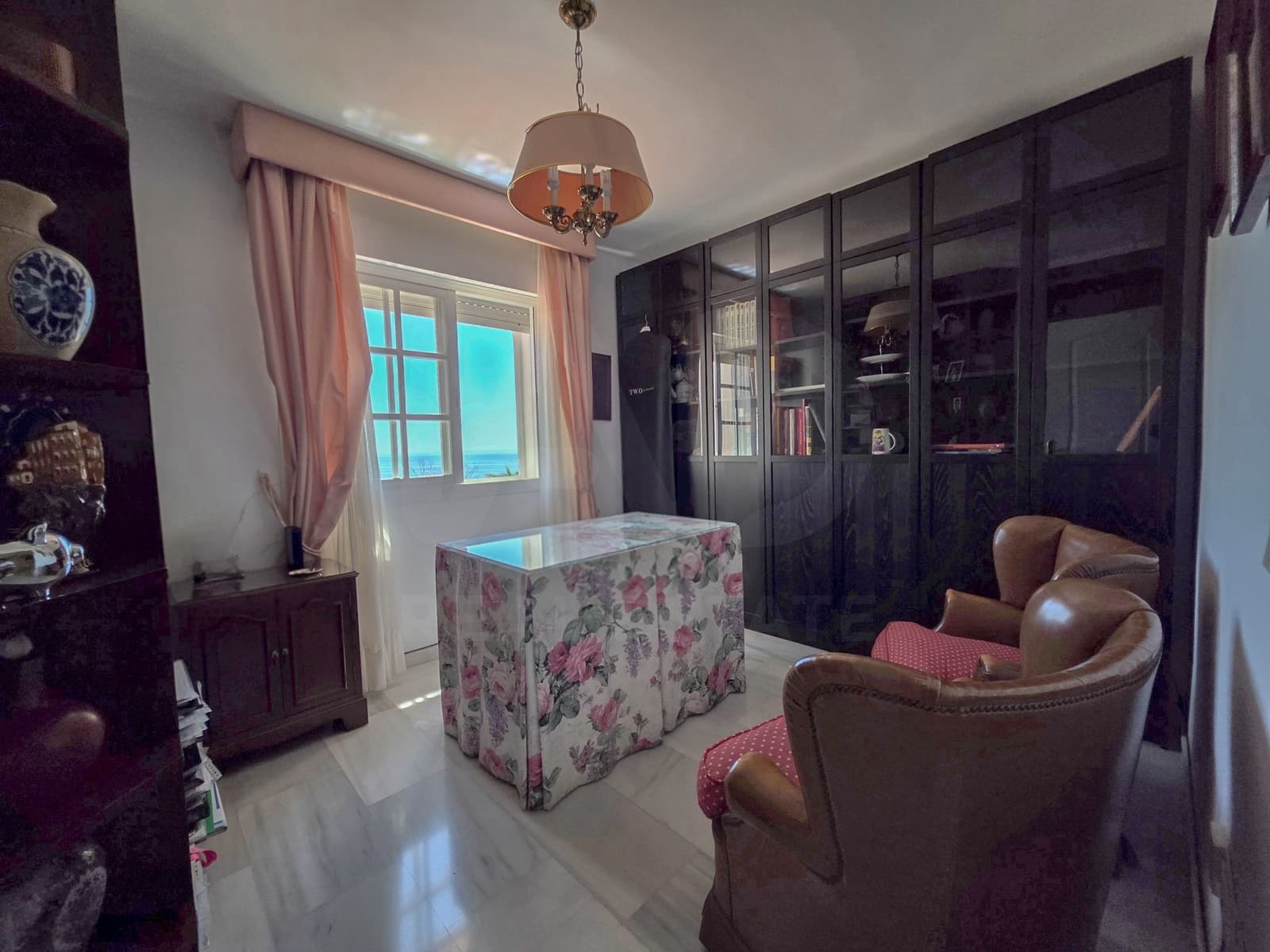 6 soverom Hus til salgs i Malaga by med svømmebasseng garasje - € 1 230 000 (Ref: 10033386)