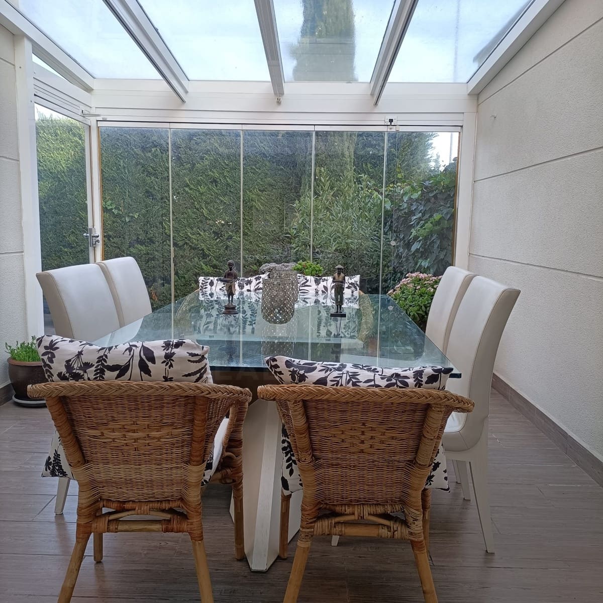4 bedroom Villa for sale in Valladolid city with pool garage - € 645,000 (Ref: 10033395)