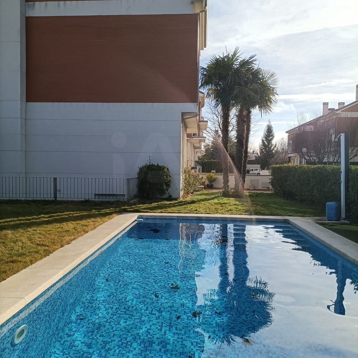 4 bedroom Villa for sale in Valladolid city with pool garage - € 645,000 (Ref: 10033395)