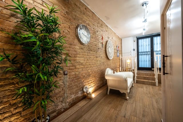 4 chambre Appartement à vendre à El Poble Sec, Barcelone ville - 745 000 € (Ref: 10033396)