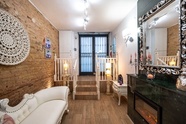 4 chambre Appartement à vendre à El Poble Sec, Barcelone ville - 745 000 € (Ref: 10033396)