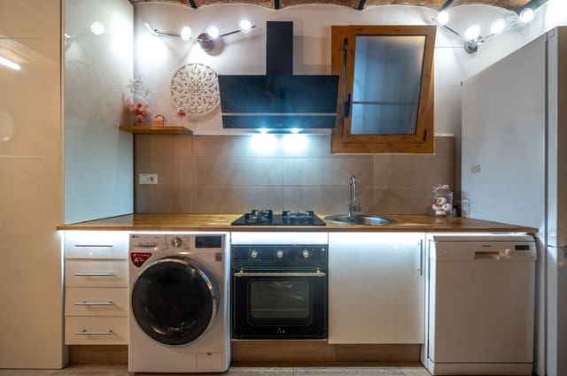 4 chambre Appartement à vendre à El Poble Sec, Barcelone ville - 745 000 € (Ref: 10033396)