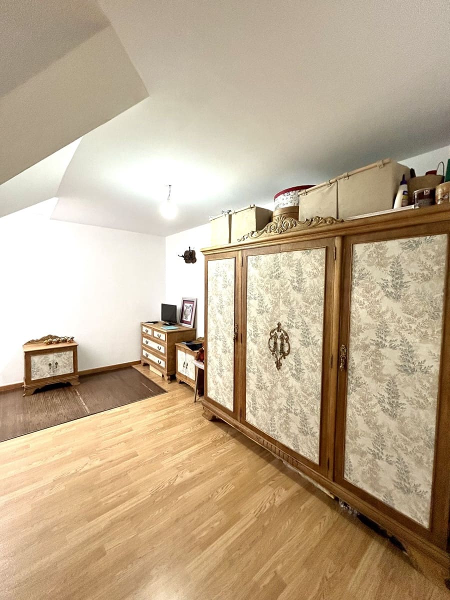 3 slaapkamer Appartement te koop in Valverde de la Virgen met garage - € 179.000 (Ref: 10033400)