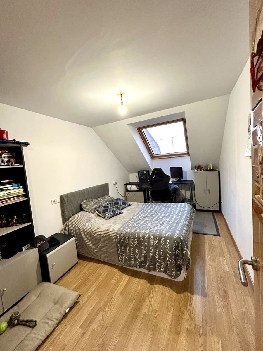 3 slaapkamer Appartement te koop in Valverde de la Virgen met garage - € 179.000 (Ref: 10033400)