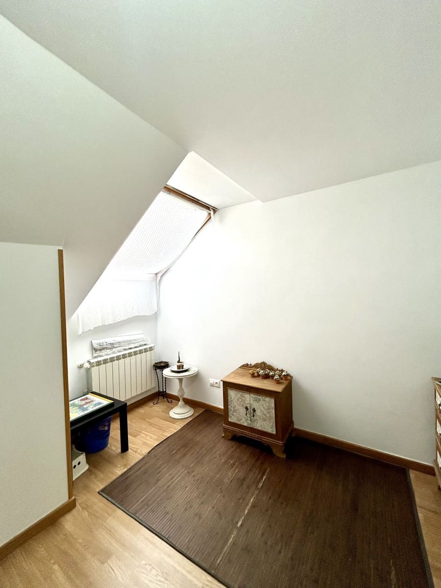 3 slaapkamer Appartement te koop in Valverde de la Virgen met garage - € 179.000 (Ref: 10033400)