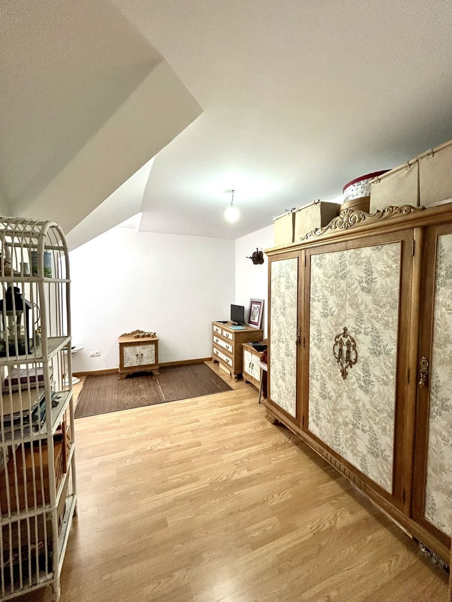 3 slaapkamer Appartement te koop in Valverde de la Virgen met garage - € 179.000 (Ref: 10033400)