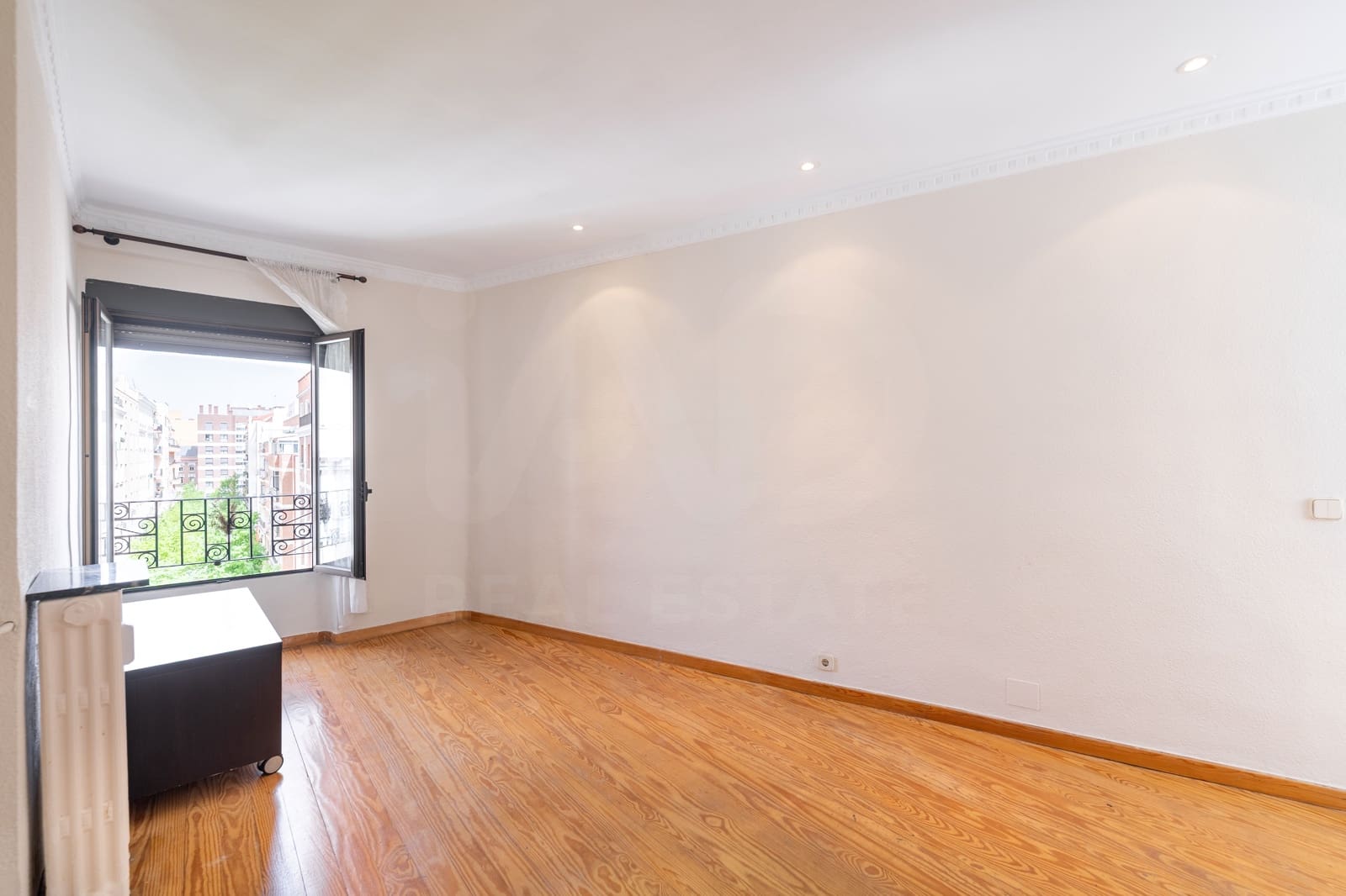1 sypialnia Apartament do wynajęcia w Miasto Madryt - 1 650 € (Ref: 10034037)