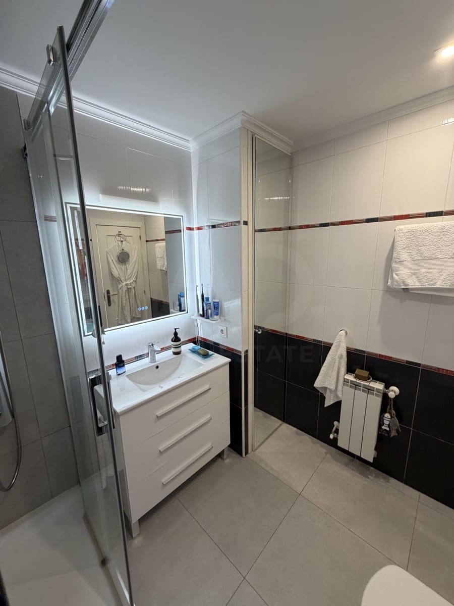 2 soveværelse Lejlighed til salg i Madrid by - € 660.000 (Ref: 10034536)