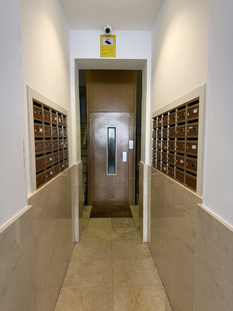 2 soveværelse Lejlighed til salg i Madrid by - € 660.000 (Ref: 10034536)