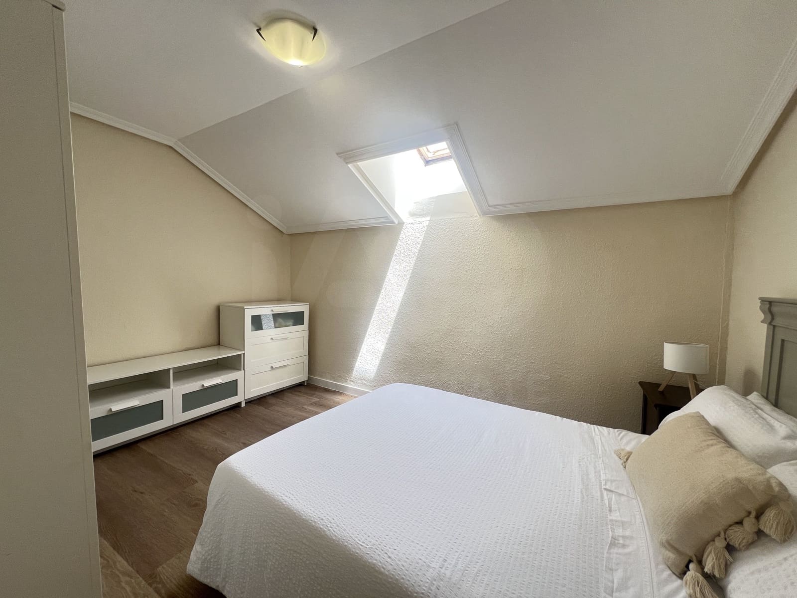 2 bedroom Apartment for sale in Aviles - € 184,900 (Ref: 10034538)