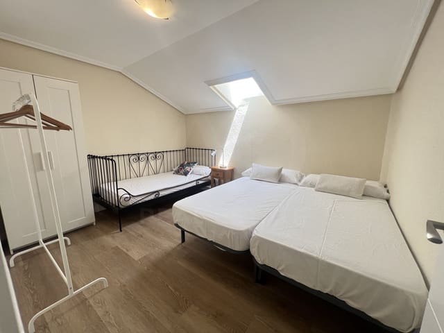 2 bedroom Apartment for sale in Avilés - € 184,900 (Ref: 10034538)