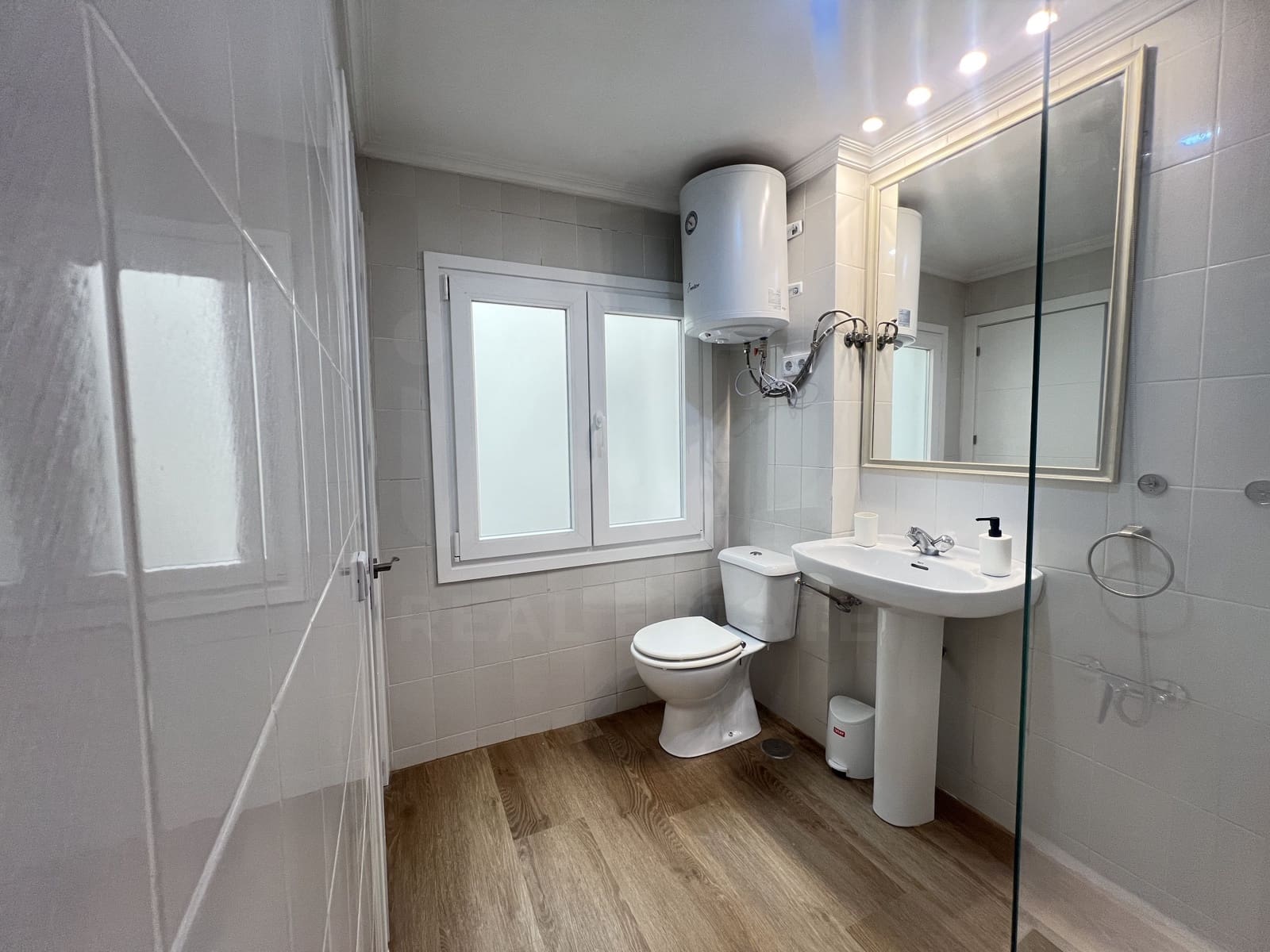 2 bedroom Apartment for sale in Aviles - € 184,900 (Ref: 10034538)