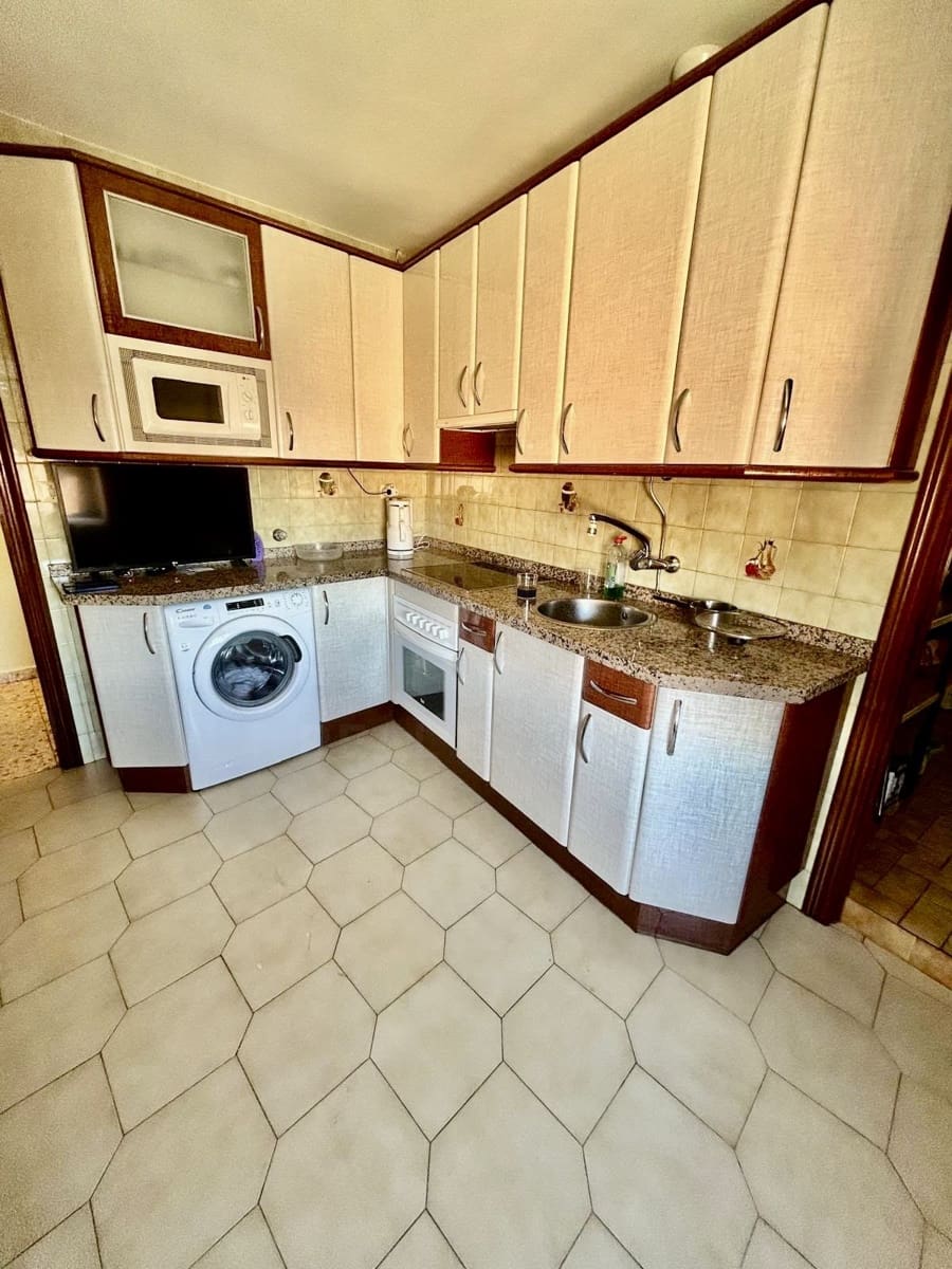 4 bedroom Townhouse for sale in La Baneza with garage - € 110,000 (Ref: 10034540)