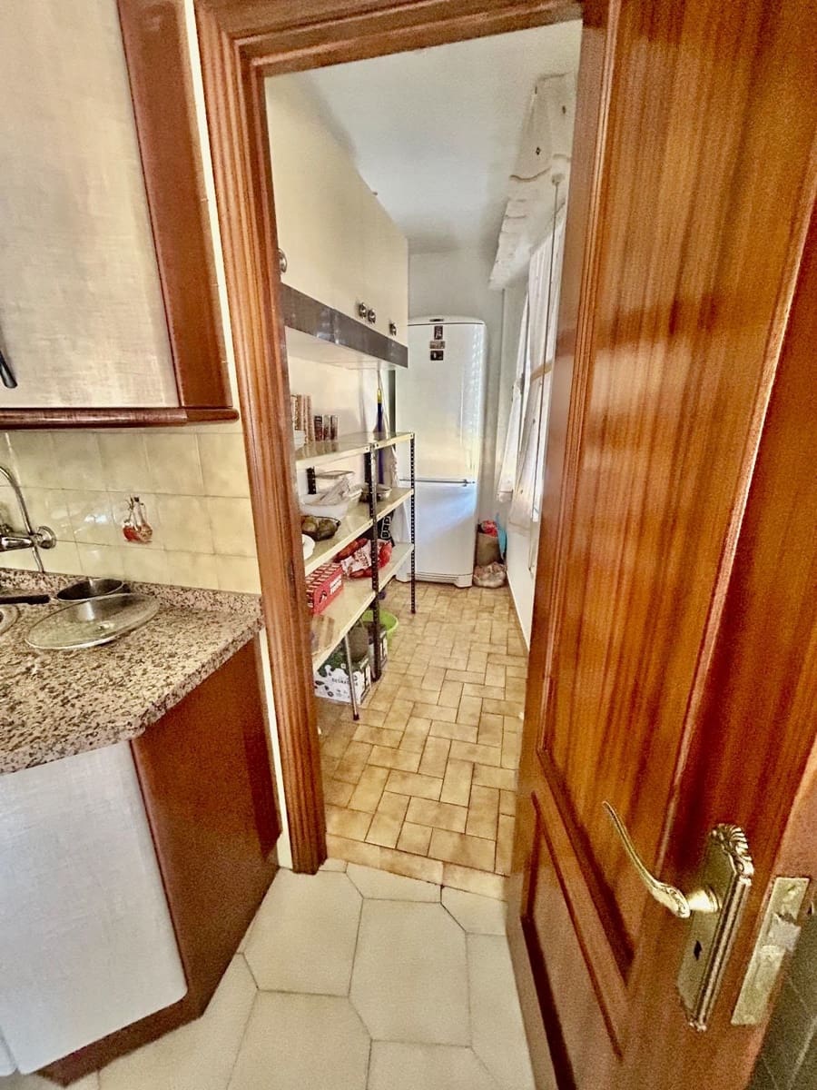 4 bedroom Townhouse for sale in La Baneza with garage - € 110,000 (Ref: 10034540)