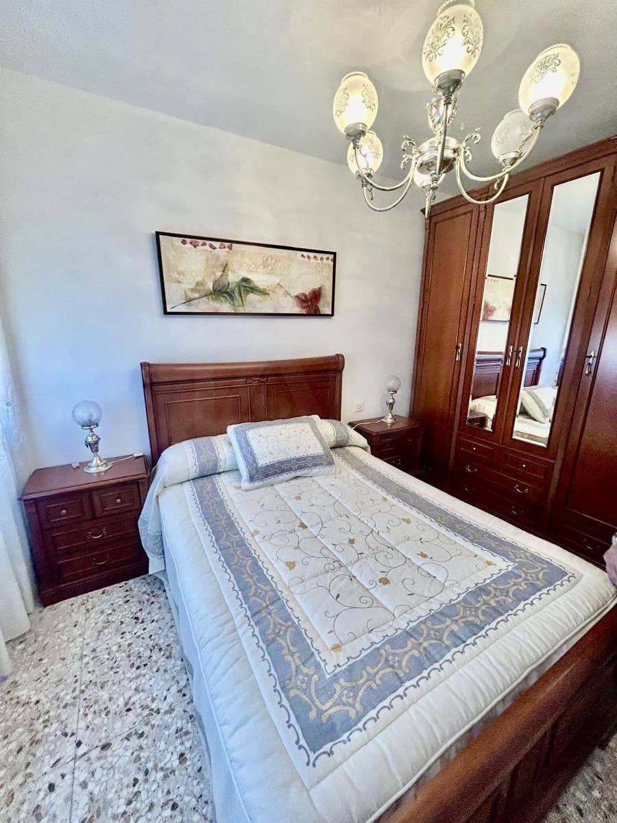4 bedroom Townhouse for sale in La Baneza with garage - € 110,000 (Ref: 10034540)