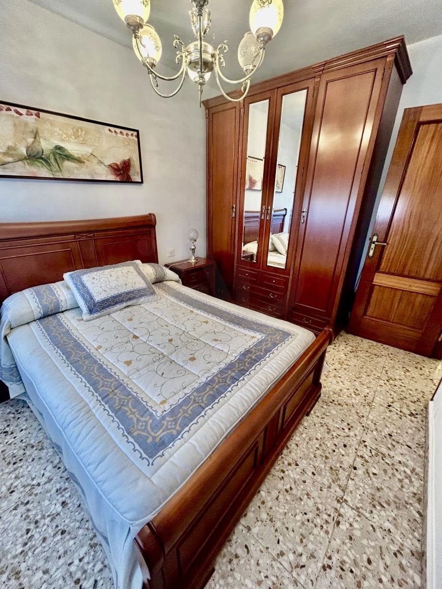 4 bedroom Townhouse for sale in La Baneza with garage - € 110,000 (Ref: 10034540)
