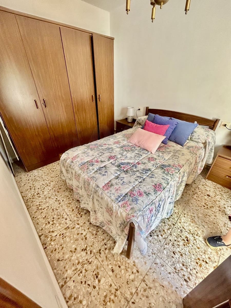 4 bedroom Townhouse for sale in La Baneza with garage - € 110,000 (Ref: 10034540)
