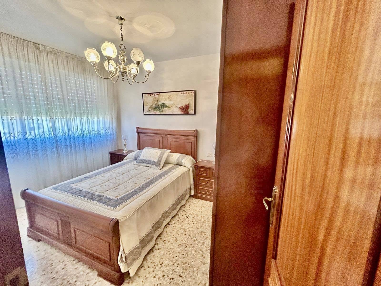 4 bedroom Townhouse for sale in La Baneza with garage - € 110,000 (Ref: 10034540)