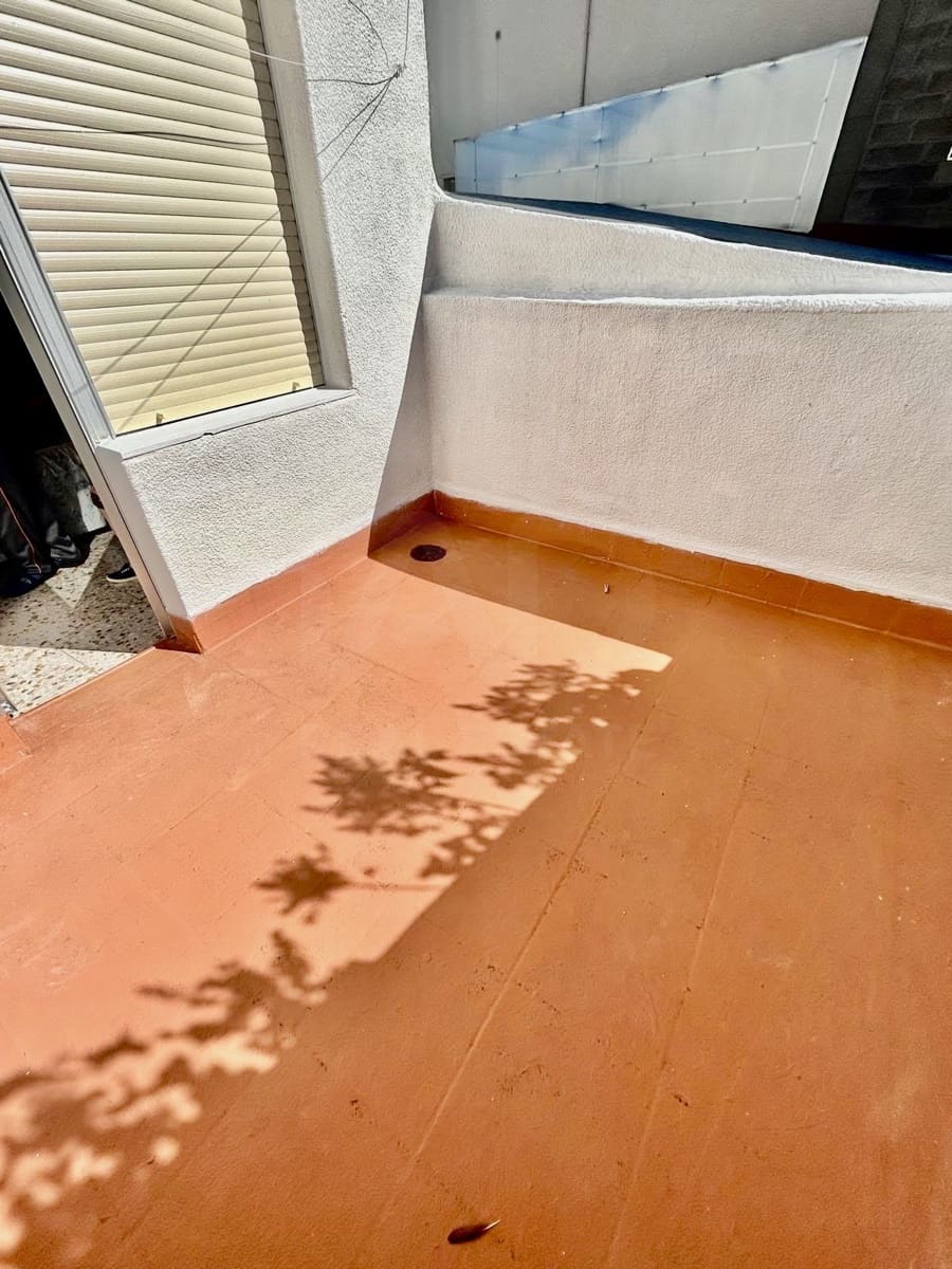 4 bedroom Townhouse for sale in La Baneza with garage - € 110,000 (Ref: 10034540)