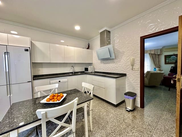 4 slaapkamer Appartement te koop in Lepe - € 285.000 (Ref: 10034541)
