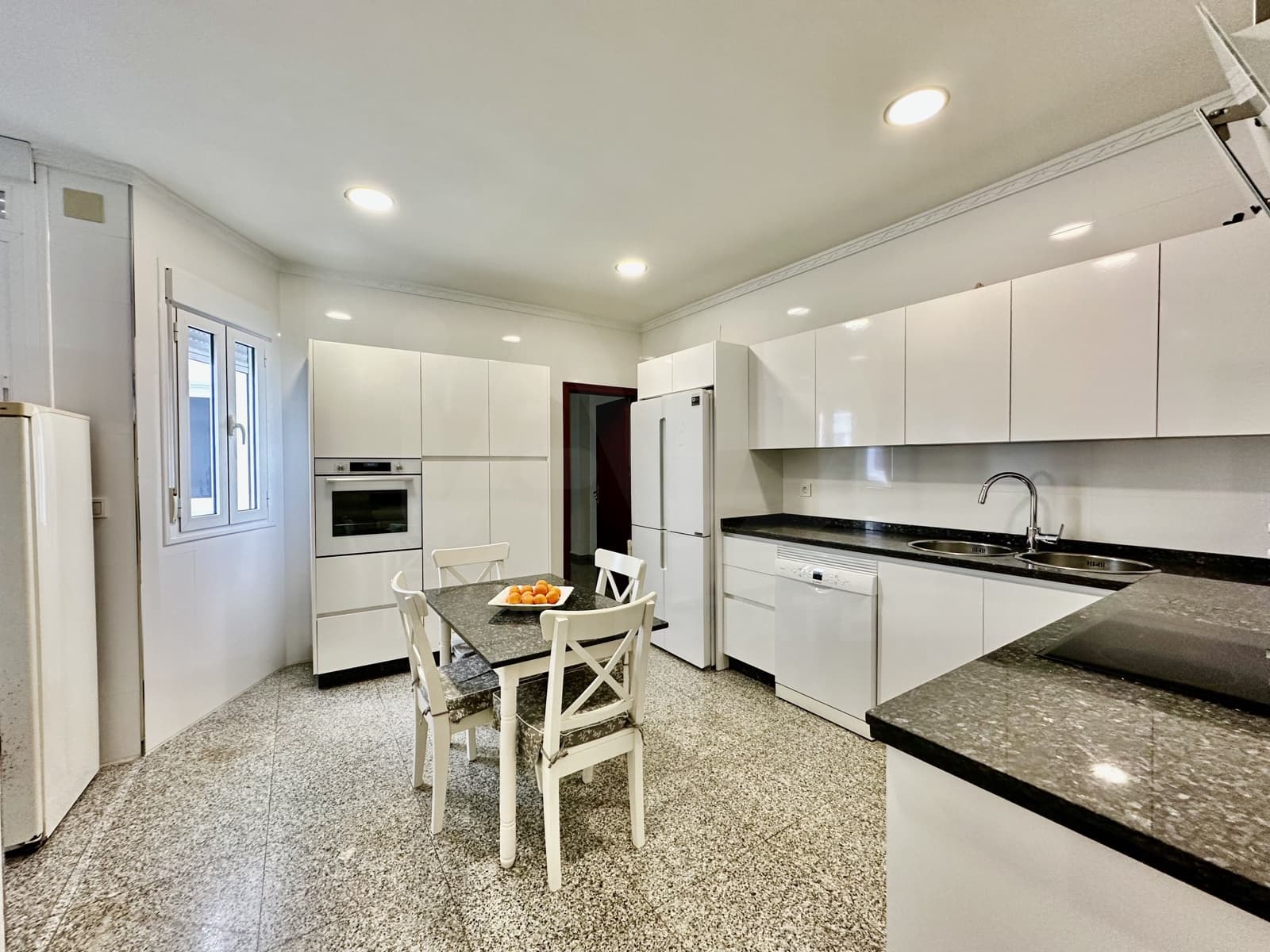 4 slaapkamer Appartement te koop in Lepe - € 285.000 (Ref: 10034541)