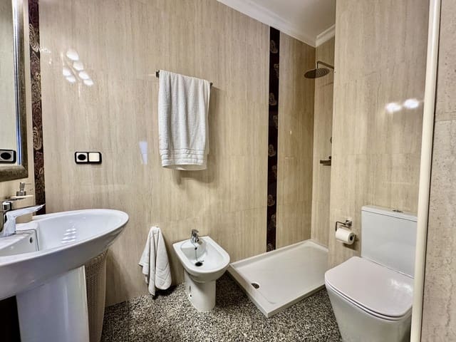 4 slaapkamer Appartement te koop in Lepe - € 285.000 (Ref: 10034541)