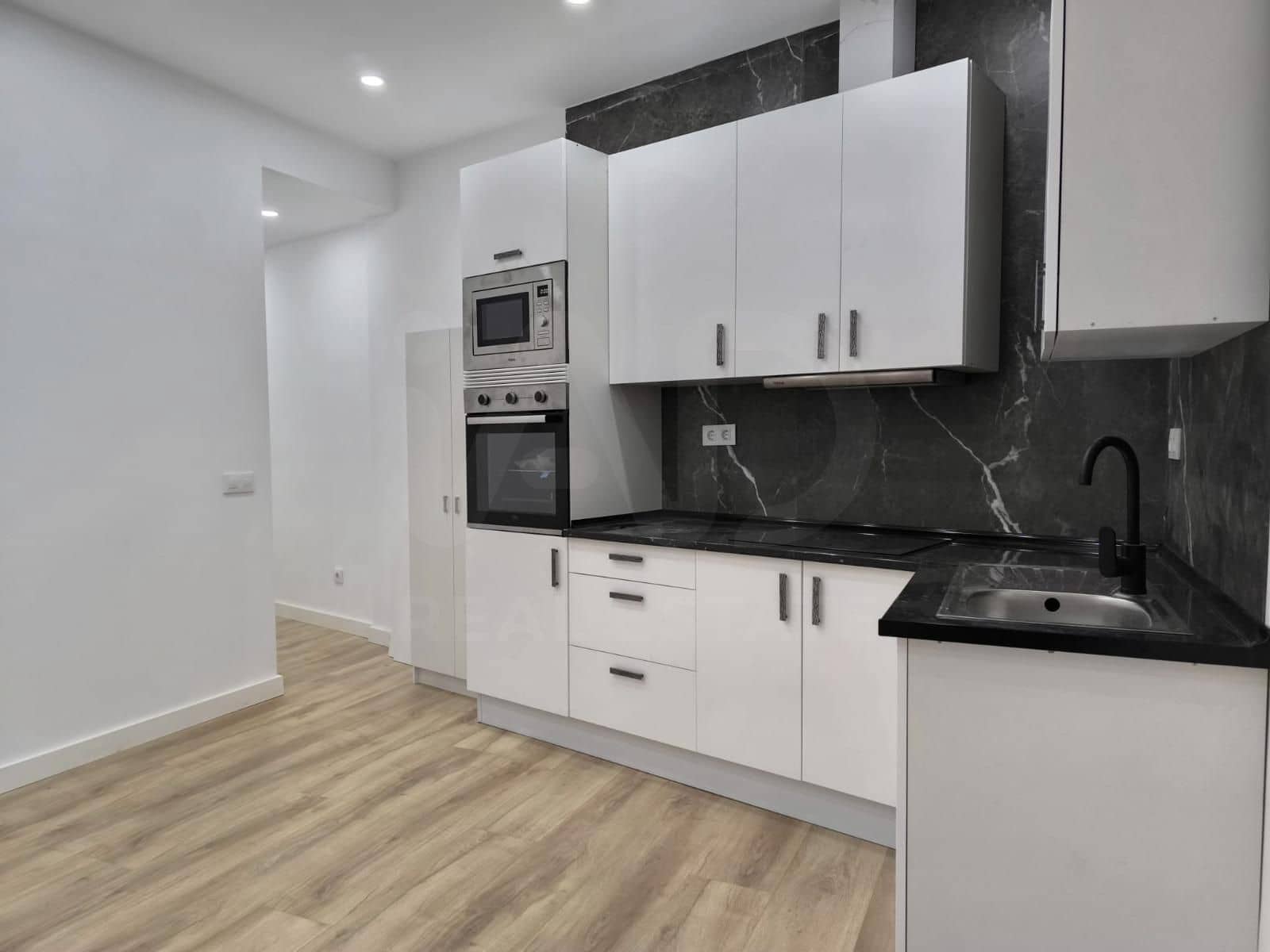 2 soverom Leilighet til leie i Madrid by - € 1 450 (Ref: 10034546)