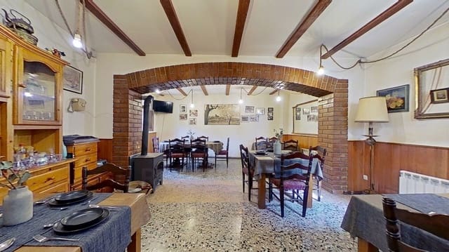 9 quarto Hotel para venda em Cornudella de Montsant - 589 100 € (Ref: 10034548)