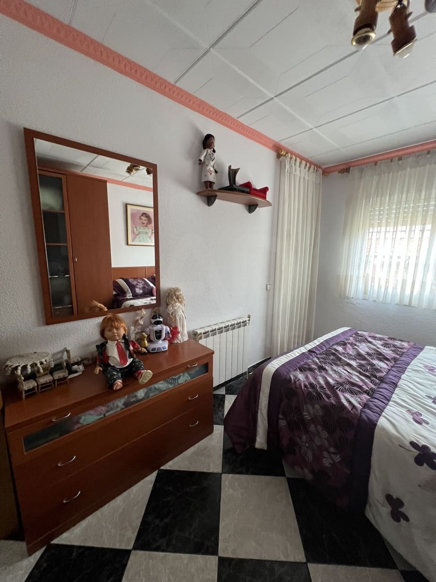 3 bedroom Townhouse for sale in Olesa de Bonesvalls with garage - € 550,000 (Ref: 10034818)