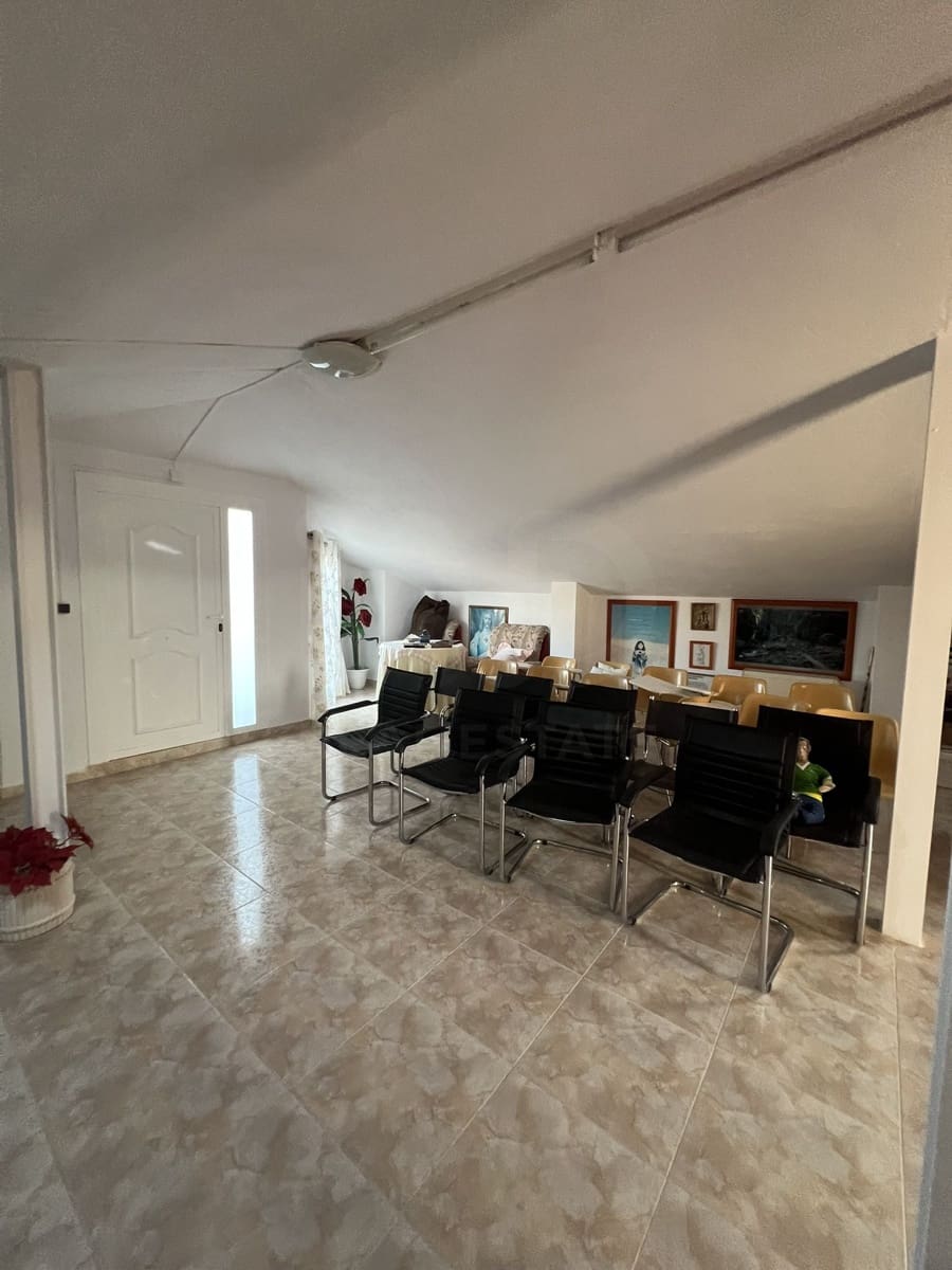 3 bedroom Townhouse for sale in Olesa de Bonesvalls with garage - € 550,000 (Ref: 10034818)