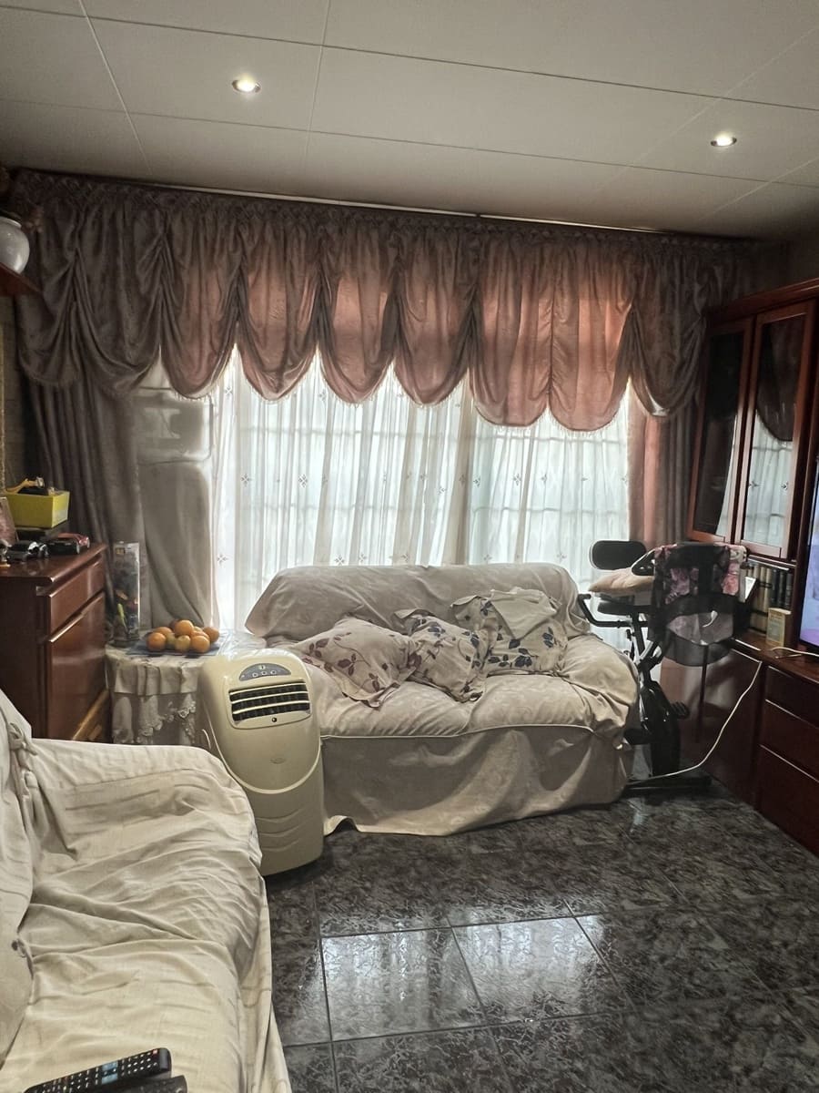 3 bedroom Townhouse for sale in Olesa de Bonesvalls with garage - € 550,000 (Ref: 10034818)