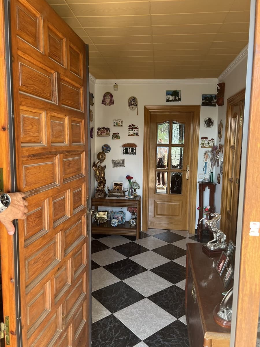3 bedroom Townhouse for sale in Olesa de Bonesvalls with garage - € 550,000 (Ref: 10034818)