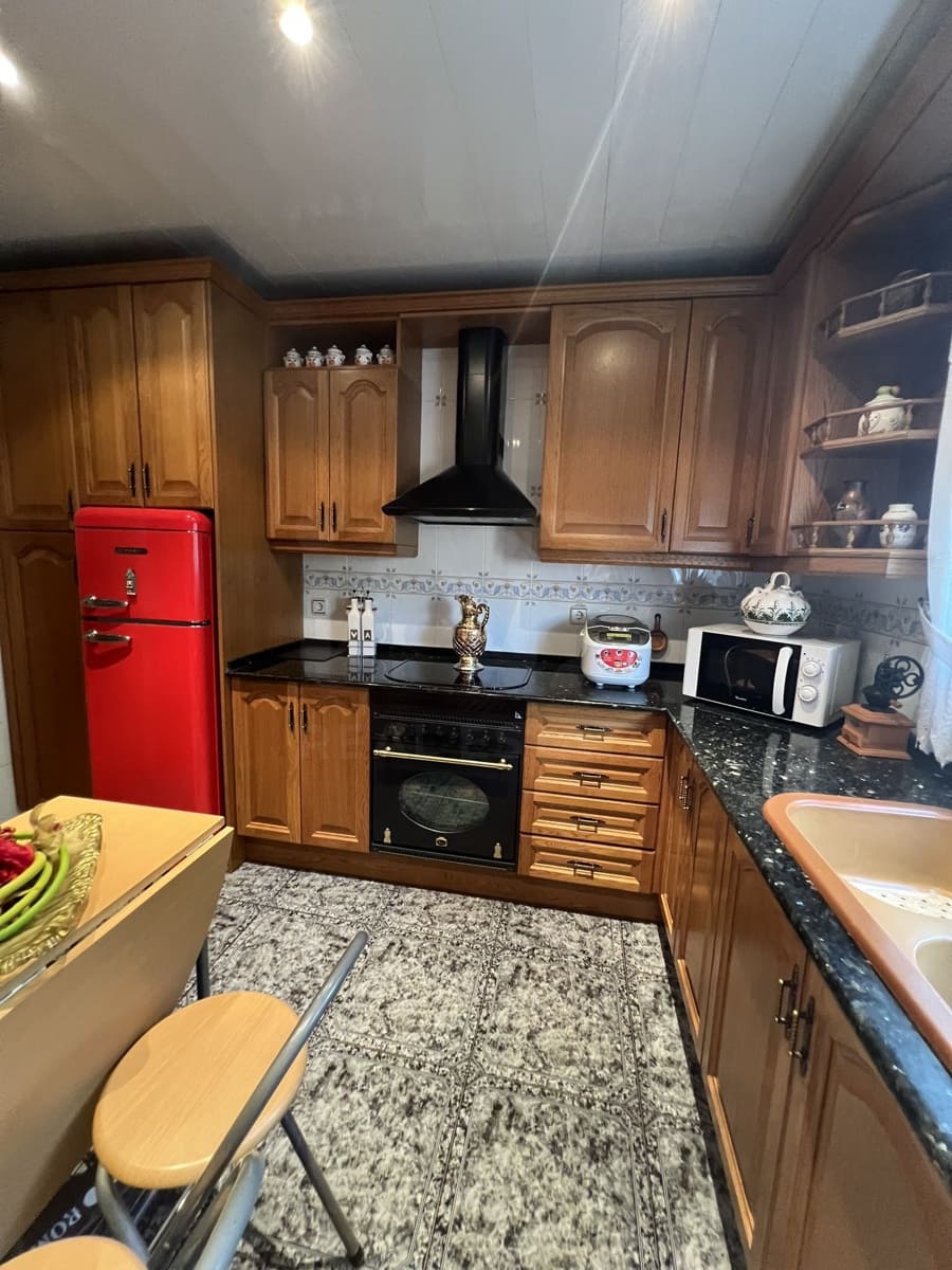 3 bedroom Townhouse for sale in Olesa de Bonesvalls with garage - € 550,000 (Ref: 10034818)