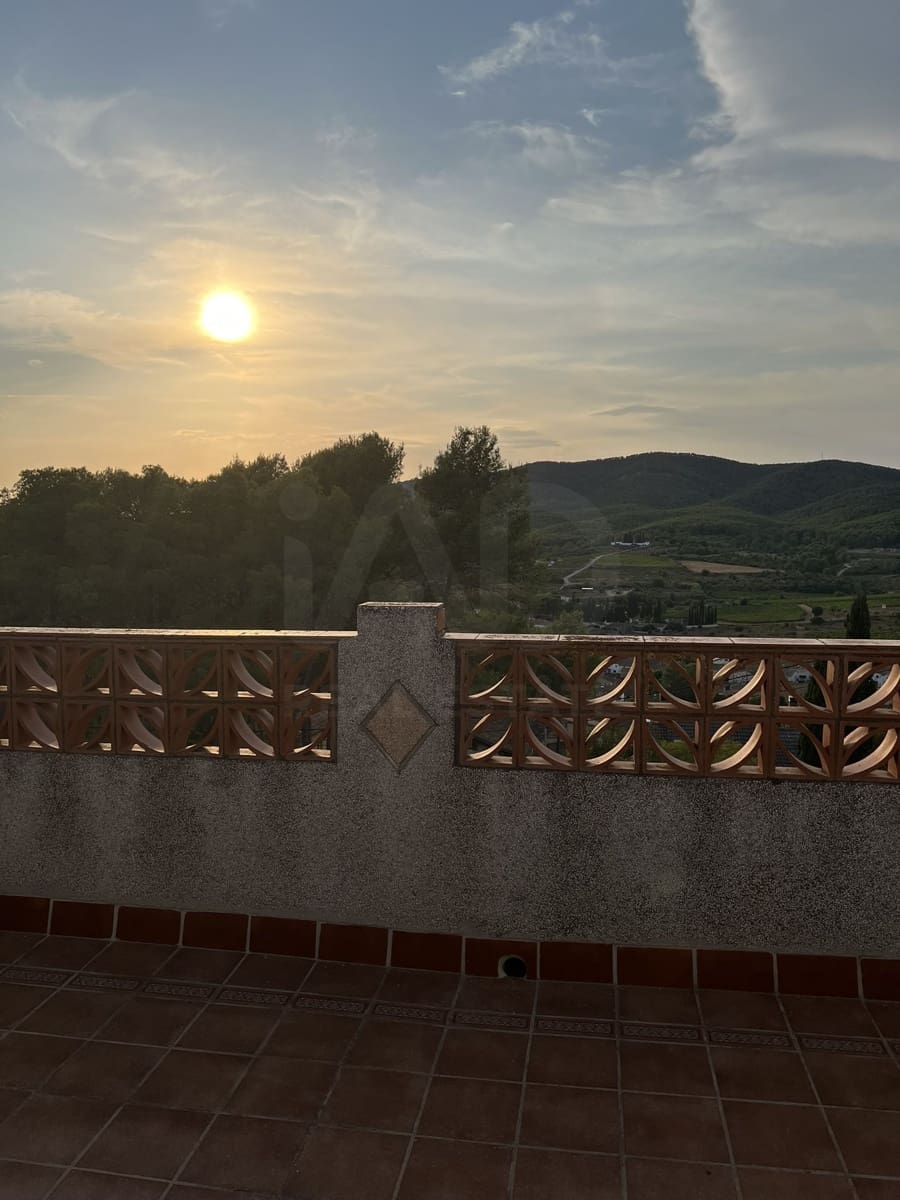 3 bedroom Townhouse for sale in Olesa de Bonesvalls with garage - € 550,000 (Ref: 10034818)
