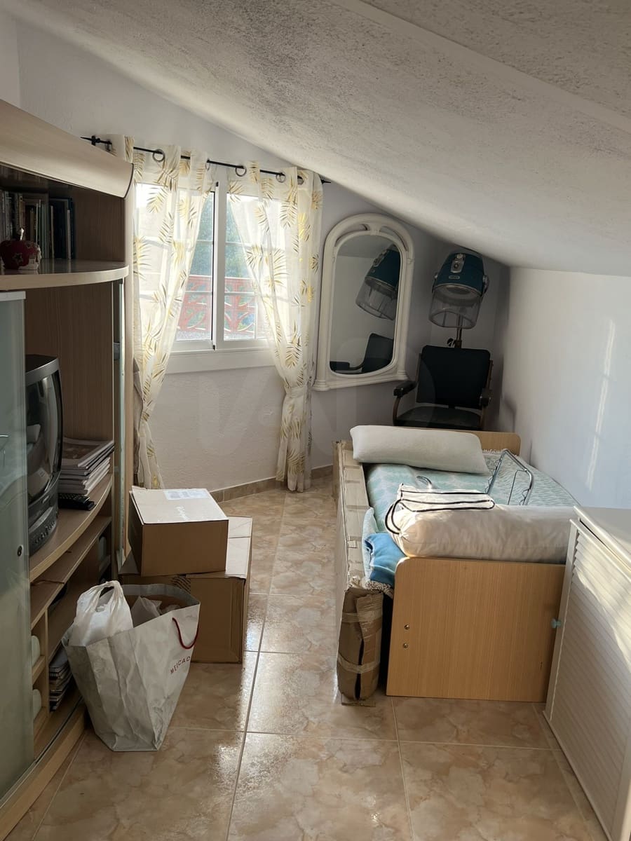 3 bedroom Townhouse for sale in Olesa de Bonesvalls with garage - € 550,000 (Ref: 10034818)