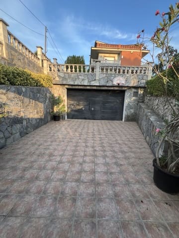 3 bedroom Townhouse for sale in Olesa de Bonesvalls with garage - € 550,000 (Ref: 10034818)