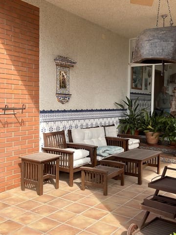 3 bedroom Townhouse for sale in Olesa de Bonesvalls with garage - € 550,000 (Ref: 10034818)