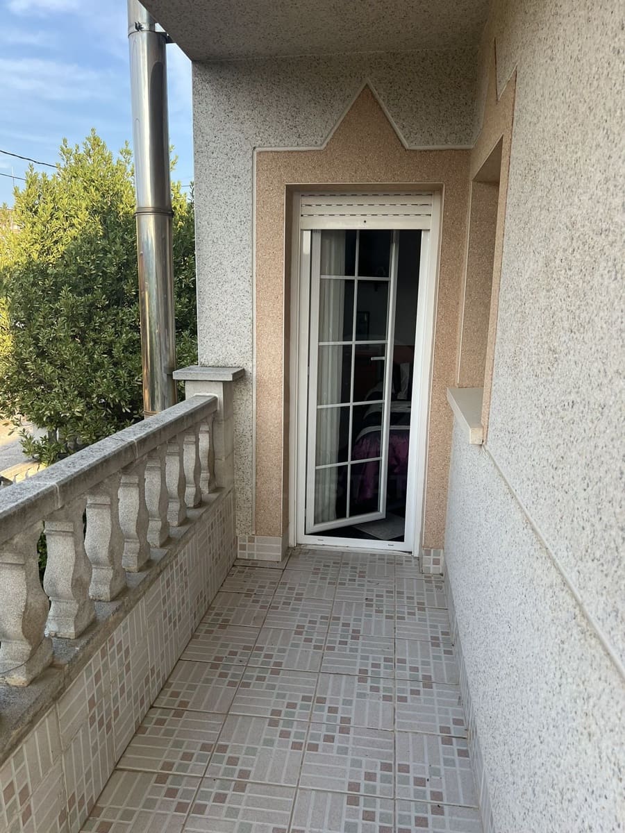 3 bedroom Townhouse for sale in Olesa de Bonesvalls with garage - € 550,000 (Ref: 10034818)