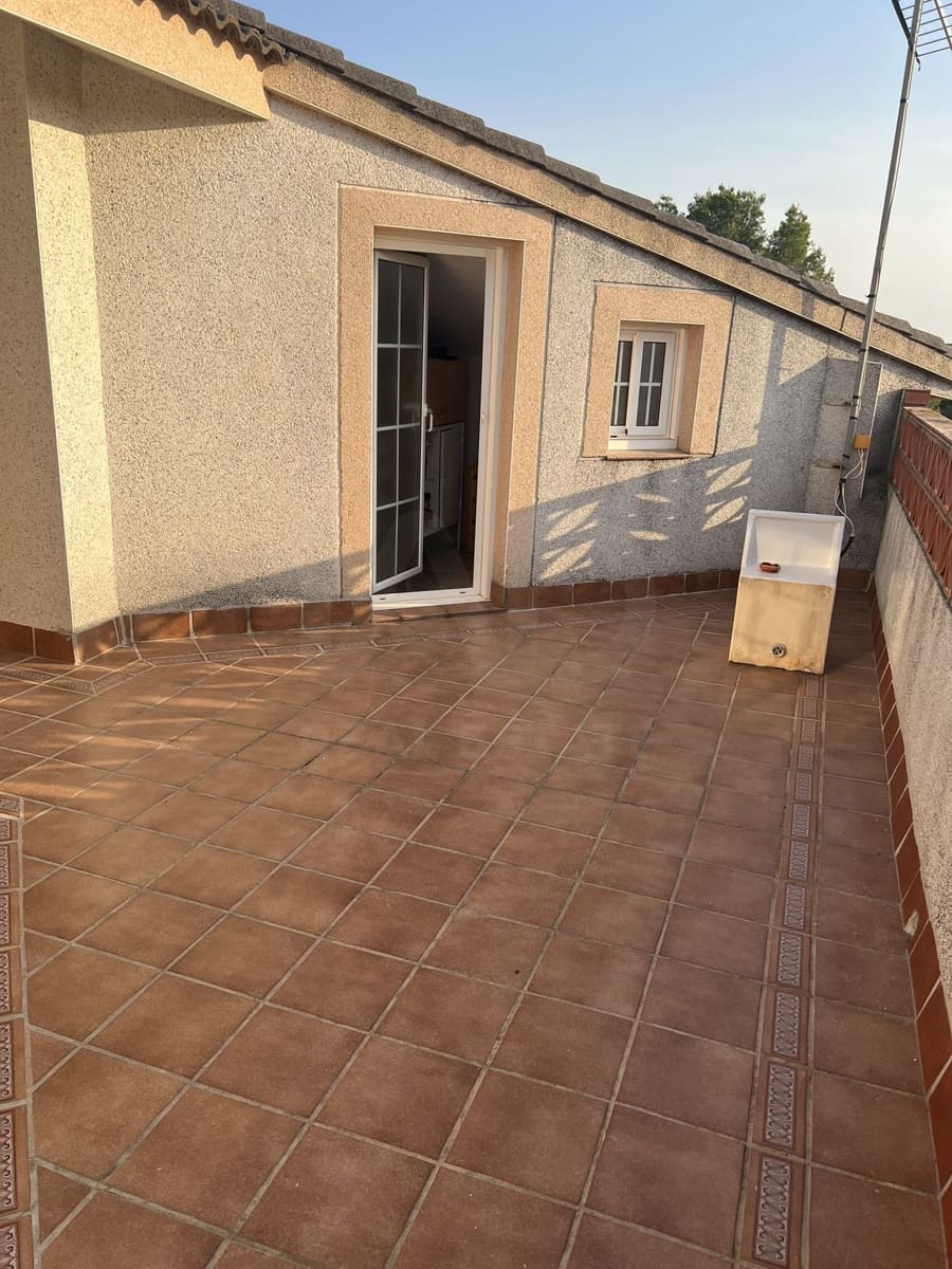 3 bedroom Townhouse for sale in Olesa de Bonesvalls with garage - € 550,000 (Ref: 10034818)