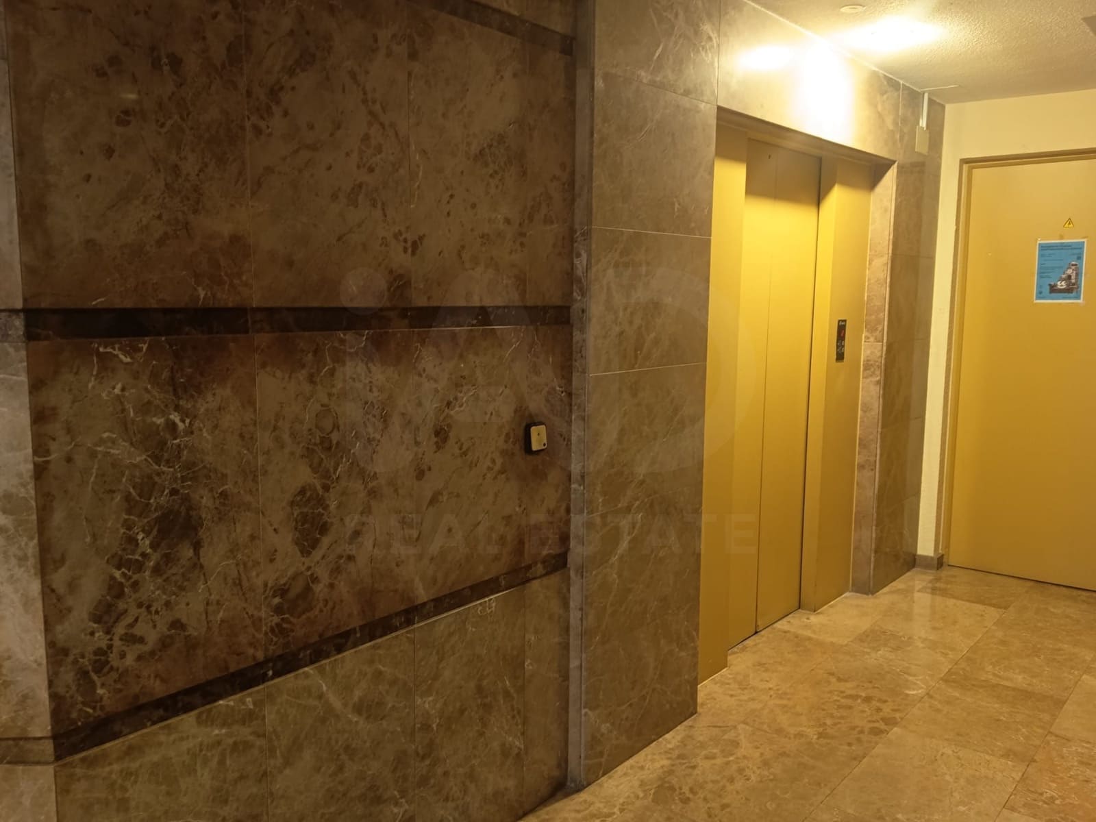 Garage for sale in Madrid city - € 30,500 (Ref: 10034820)